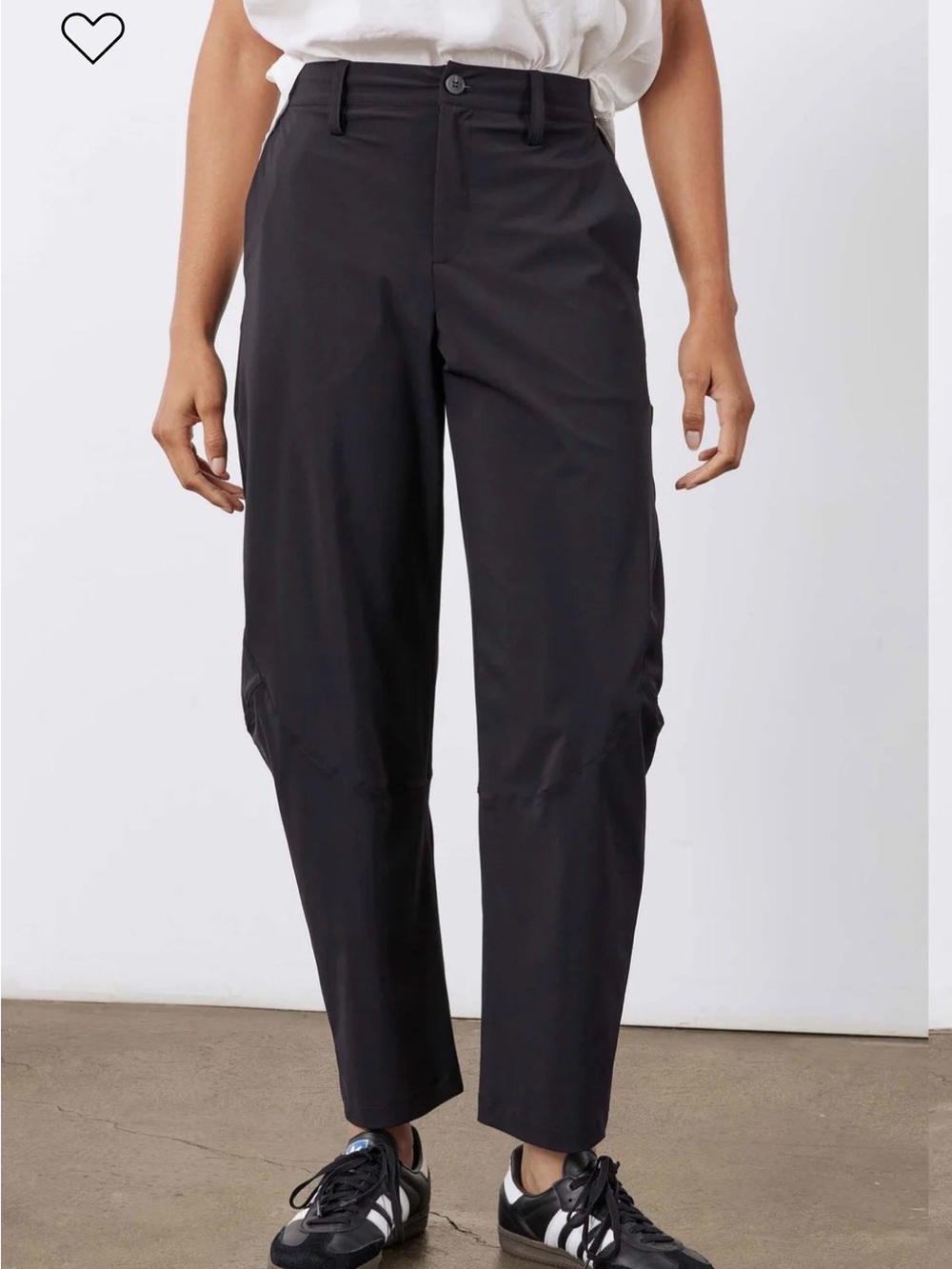 Ruti Black wide-ish barrel Women's Pants wrinkle free size 4 petite NWT
